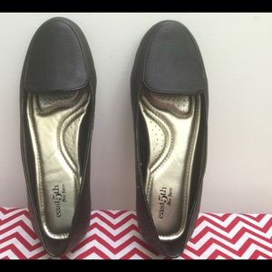 East 5th Flats Shoes. Black/ 6.5 (36.5)